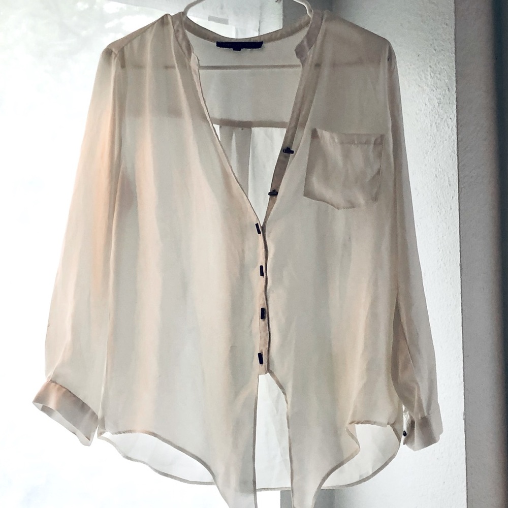 Women’s white, lightweight, tunic